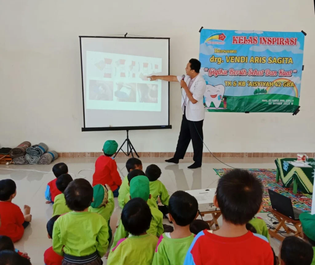 Di Kelas Inspirasi KB/TK Aisyiyah 42 GBA, Dokter Ini Bagi 6 Tips Merawat Gigi Sehat