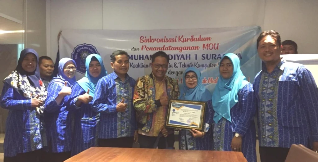 SMKM 1 Surabaya Teken MoU Sinkronisasi Kurikulum dengan Dunia Industri