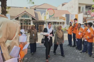 Spemdalas Sambut Mahasiswa Afghanistan dengan Nasi Krawu