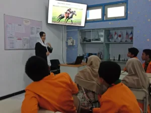 Olahraga Tradisional Buzkashi Dikenalkan Mahasiswa Afghanistan pada Siswa Spemdalas