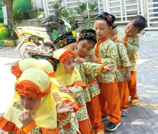 Lucunya Anak-Anak Play Group Tunas Aisyiyah PPI Ini Praktik Adab Bertamu