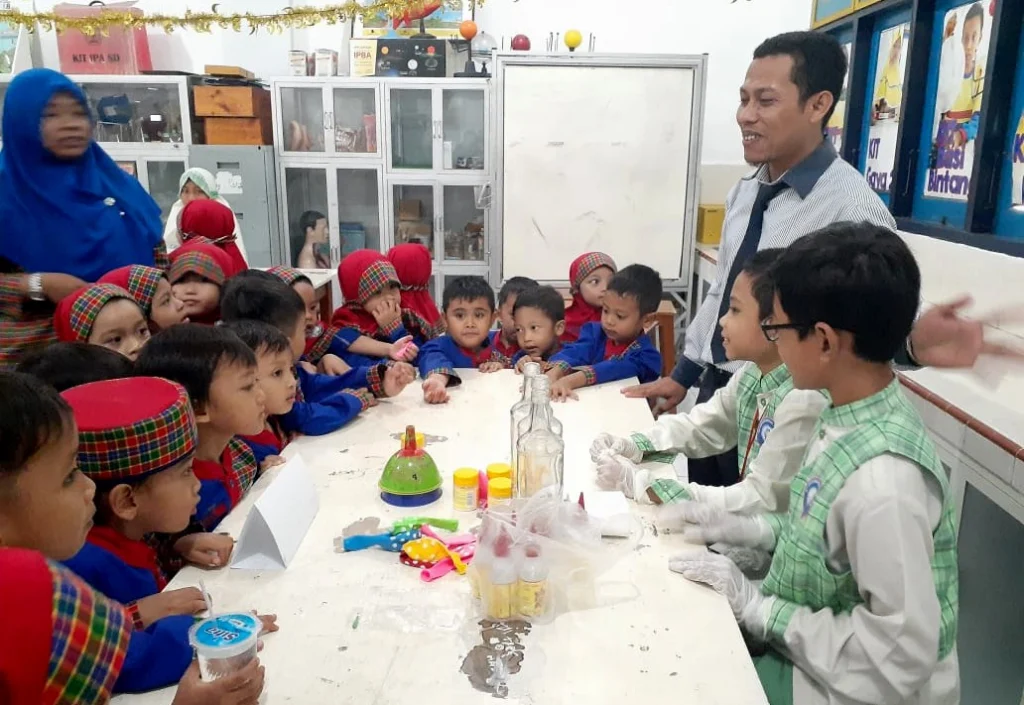 Saat SDMM Manjakan Tamu-Tamu Ciliknya dengan Jamuan Kreativitas