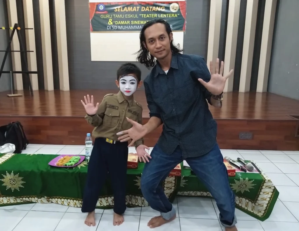 Perkuat Seni Pantomim, Teater Lentera SDMM Ngelmu pada Ahlinya