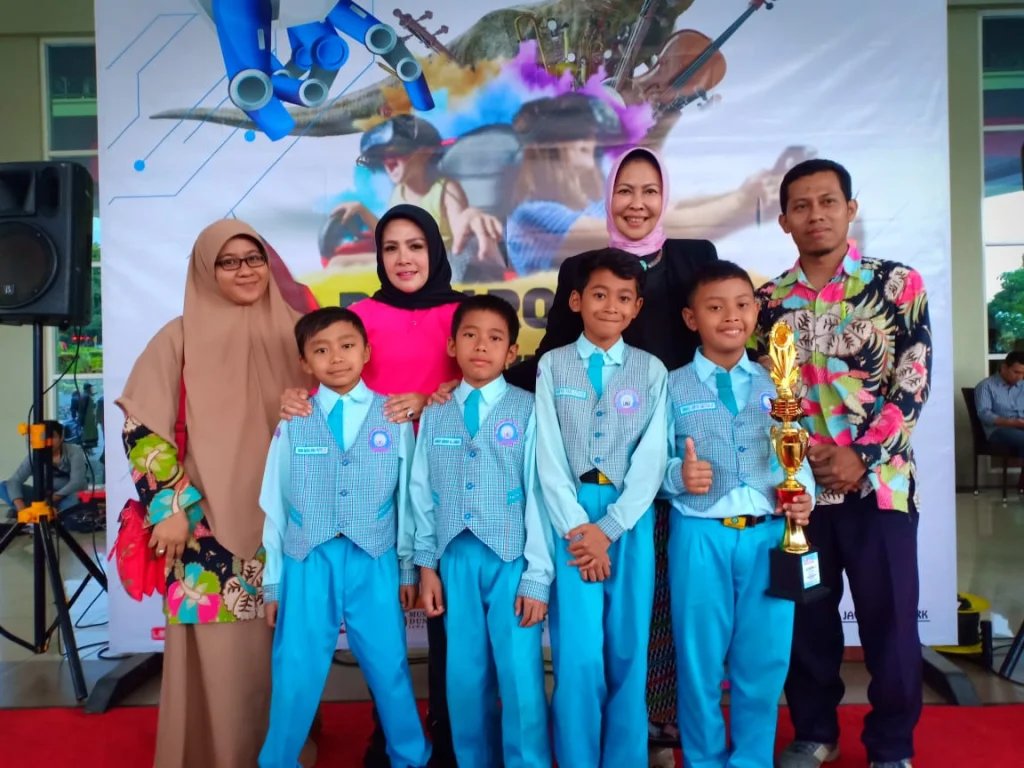 Sabet 5 Gelar di Batu Robotics Week, Begini Adab Bertanding Tim Mentari Robotik SDMM