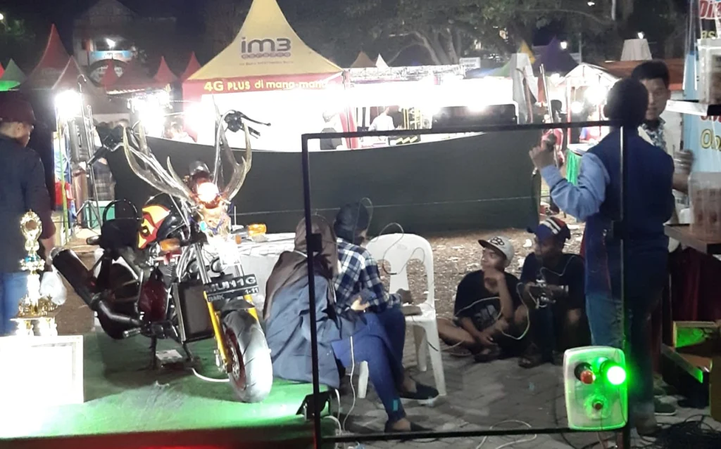 Electronic Play Karya Siswa SMK Mutu Gresik Bikin Pengunjung Pasar Rakyat UMKM Penasaran