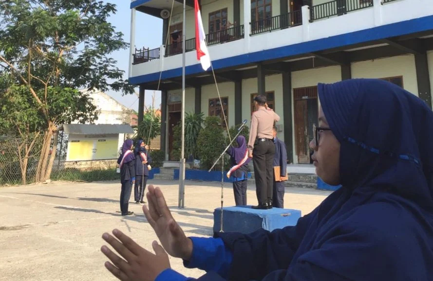 Dapat Pujian dan Jabat Tangan Wakapolsek, Begini Perasaan Siswa SMKM 3 Gresik