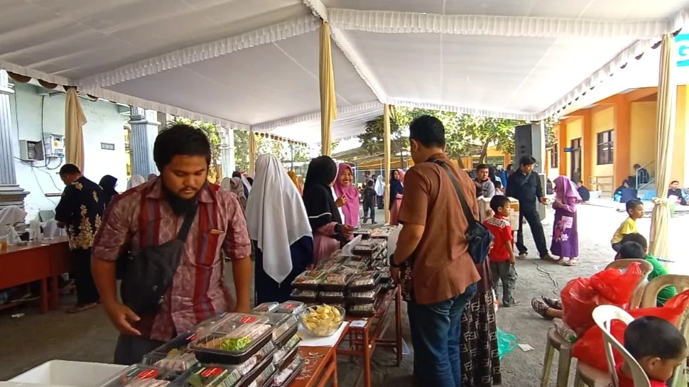 Serba Rp 10 Ribu di Bazar Pengajian Akbar Ponpes Al Fattah
