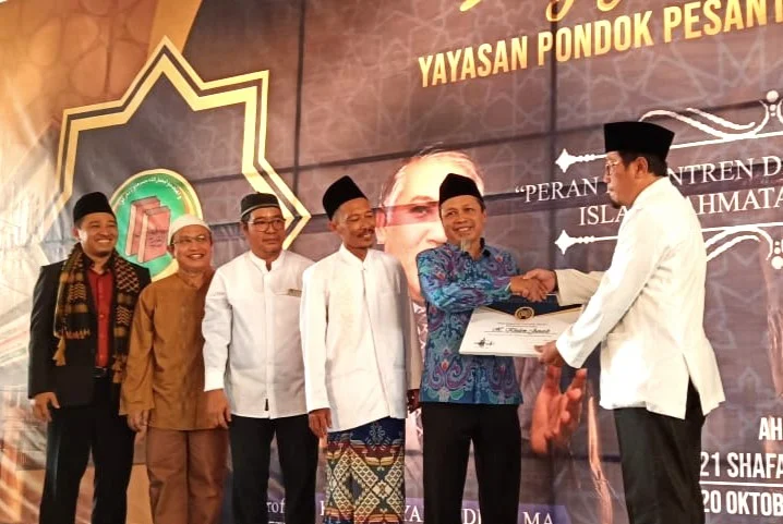 Ponpes Al Fattah Terima Wakaf Tanah untuk Pondok Tahfidh Putri