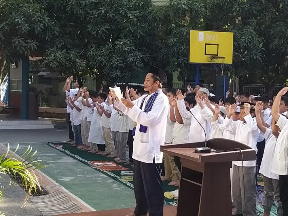 Hadapi Kemarau Panjang, SD Mugeb Gelar Shalat Istisqa