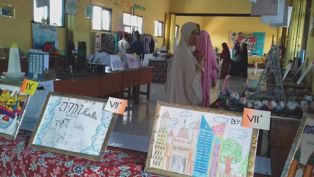 Santri Al Fattah Pamerkan Karya Seni, Begini Suasananya
