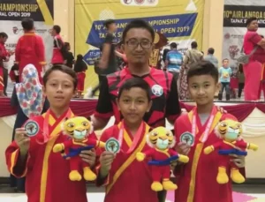 SDMM Raih Juara Seni Trio Tangan Kosong di Kejuaraan Tapak Suci Unair