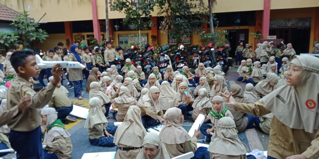 Kreativitas Bikin ‘Pesawat’, Berharap Lahir Habibie-Habibie Baru dari Sekolah Ini