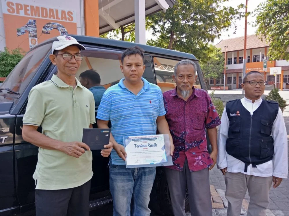 Pria Ini Serahkan Mobilnya untuk Pembangunan Masjid Taqwa Spemdalas