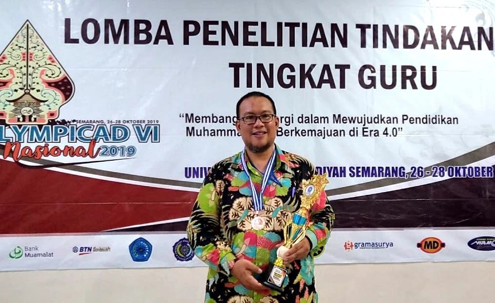 Resah Guru Bahasa Arab Ini Berbuah Medali, Kuis I-Spring Motivasi Siswa SDMM