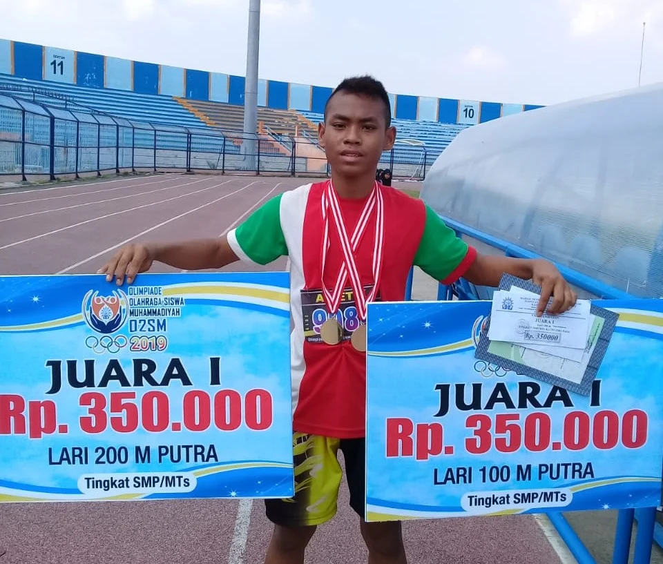 Dengan Biaya Sendiri, Siswa Ini Rebut Dua Gelar Juara Sekaligus