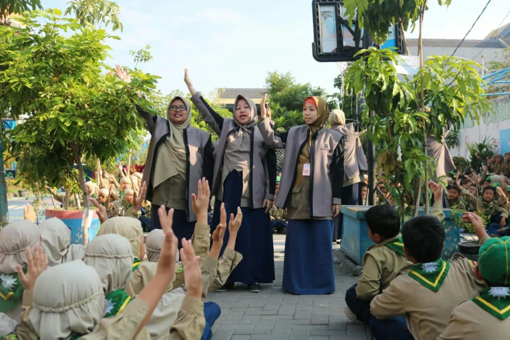 Ada Tarjim Alquran dengan Gerakan pada Peringatan Maulid Nabi di SD Berlian School