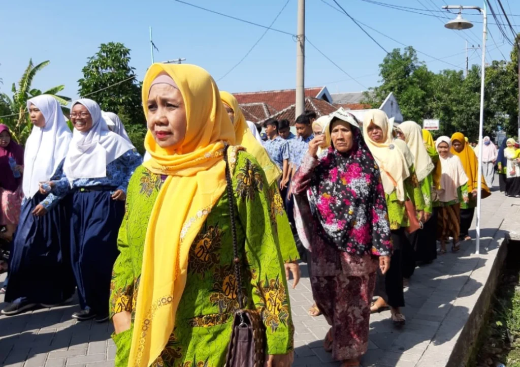 Meriahnya Pawai Taaruf Milad Muhammadiyah di Bungah Gresik