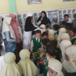 Siswa Mimdaka Bagikan 107 Buku saat Peringati Milad Muhammadiyah