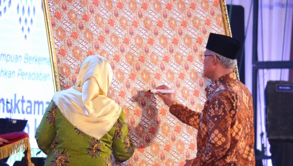 Resmi Diluncurkan, Ini Filosofi Batik Muktamar Muhammadiyah Surakarta