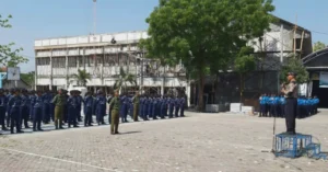 SMKM 1 Gresik Gelar Upacara Pembaretan Latihan Dasar Ketarunaan Siswa