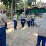 Ketegangan Warnai Game Pipa Balance di Science Camp Spemdalas