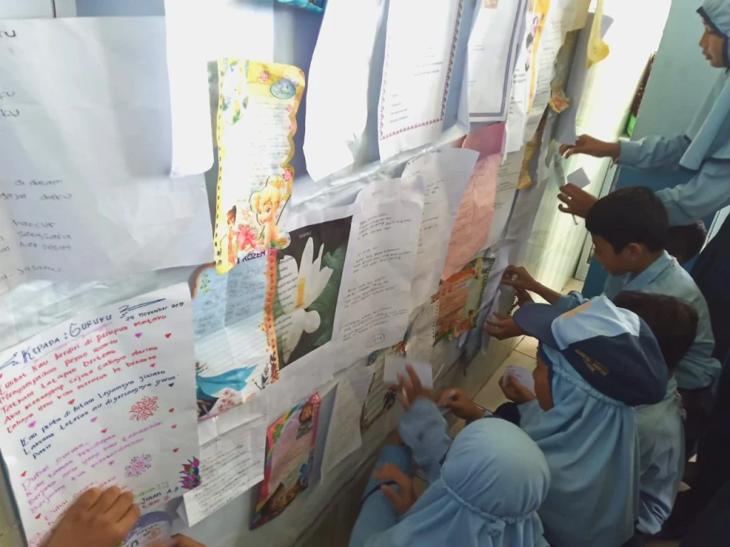 100 Puisi Siswa untuk Guru Mimsagum, Bikin Air Mata Meleleh