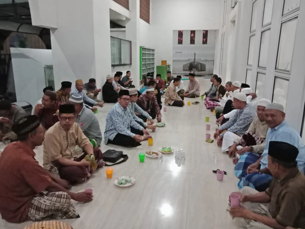 Ngopi Bareng, Tradisi Masjid Besar Limbung setelah Jamaah Subuh