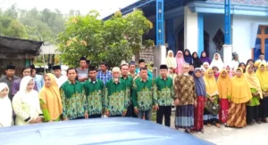 Cerita di Balik 4 Elf yang Bawa Warga Kuripan secara Gratis ke Alun-ALun Lamongan