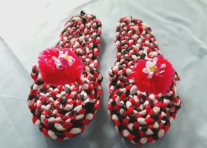 Siswa Mimsagum Sulap Plastik Kresek Jadi Sandal Cantik Ini