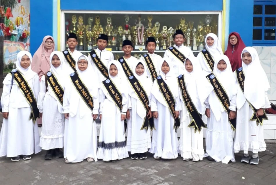 15 Siswa SD Muwri Ikuti Wisuda Tahfidh II