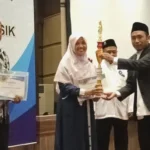 SDMM Sabet Penghargaan Wisudawan Tahfidh Guru Terbanyak