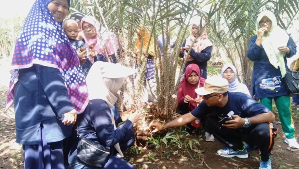 Heboh Peserta Famghat di Kebun Agro Mulia Prigen