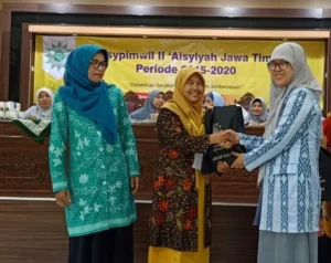 LK PWA Jatim Gelar Wakaf Buku dan Nobar 9 Putri Sejati