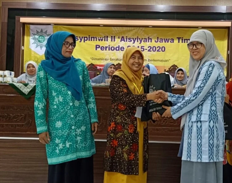 LK PWA Jatim Gelar Wakaf Buku dan Nobar 9 Putri Sejati