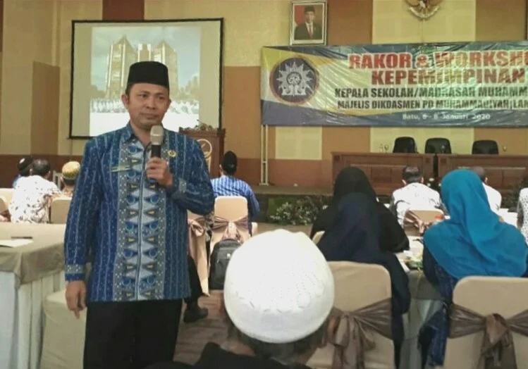 Sekolah Futuristik ala Kepala SMK Mutu Gondanglegi Pahri