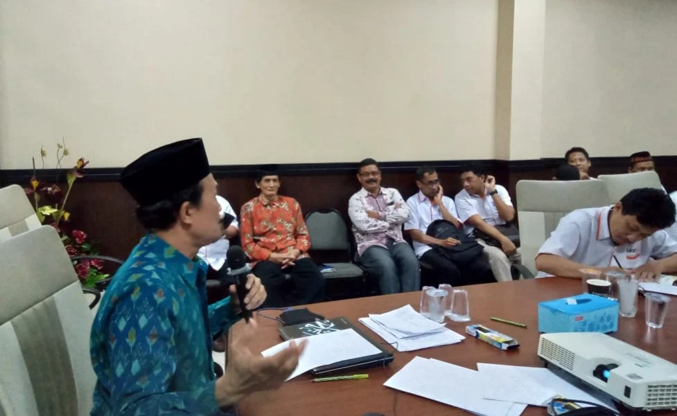 Tugas Lazismu Pertemukan Dua Kelompok Ekstrem