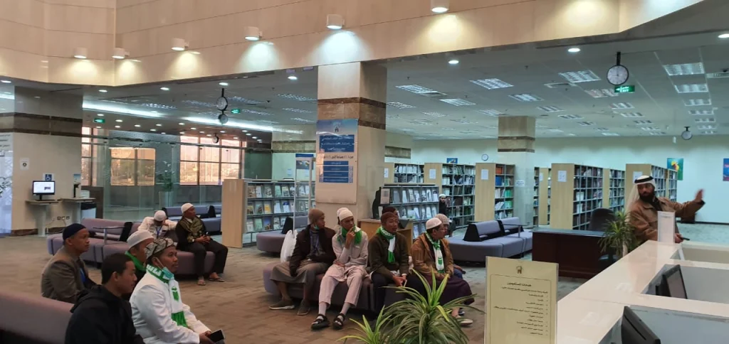 Jamaah Umrah Smamio Kunjungi Universitas Islam Madinah