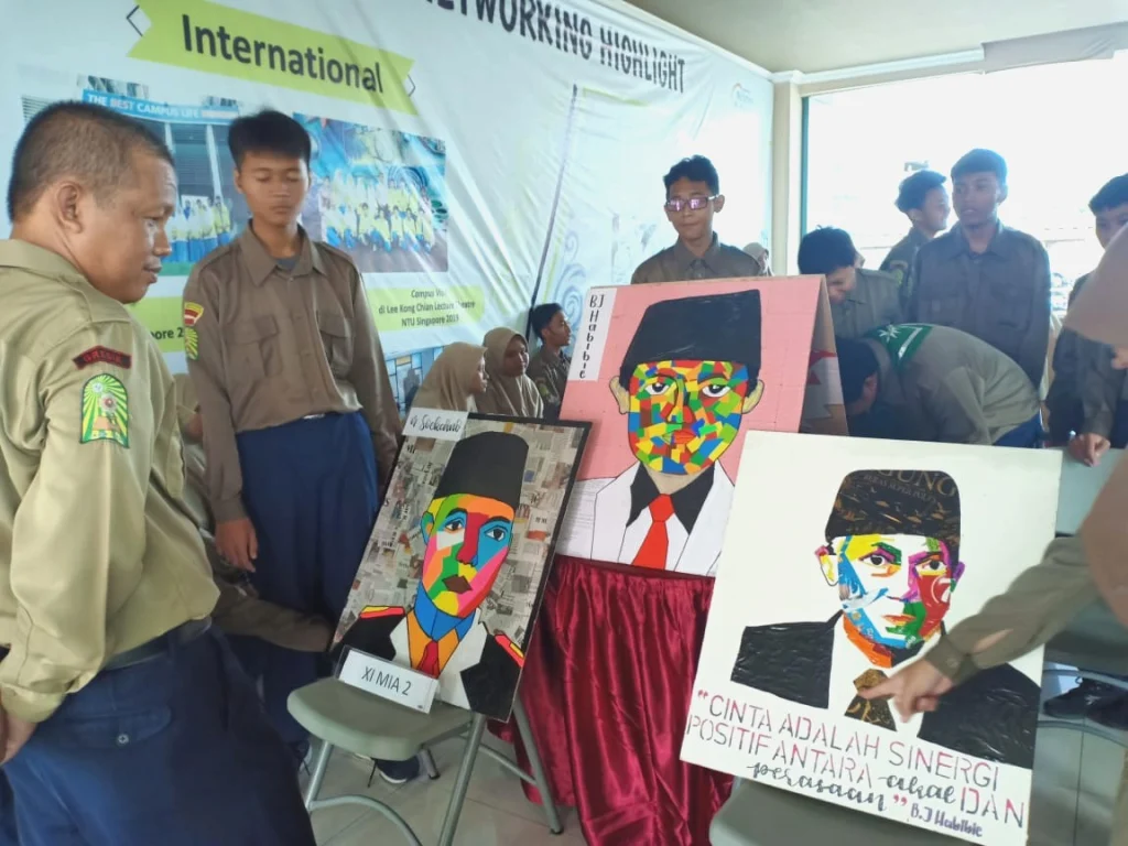 Siswa Smamio Gelar Pameran Seni Peduli Lingkungan