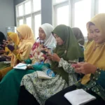 Belajar Tak Kenal Jarak, Dua Guru SD Muwri Ketagihan Menulis