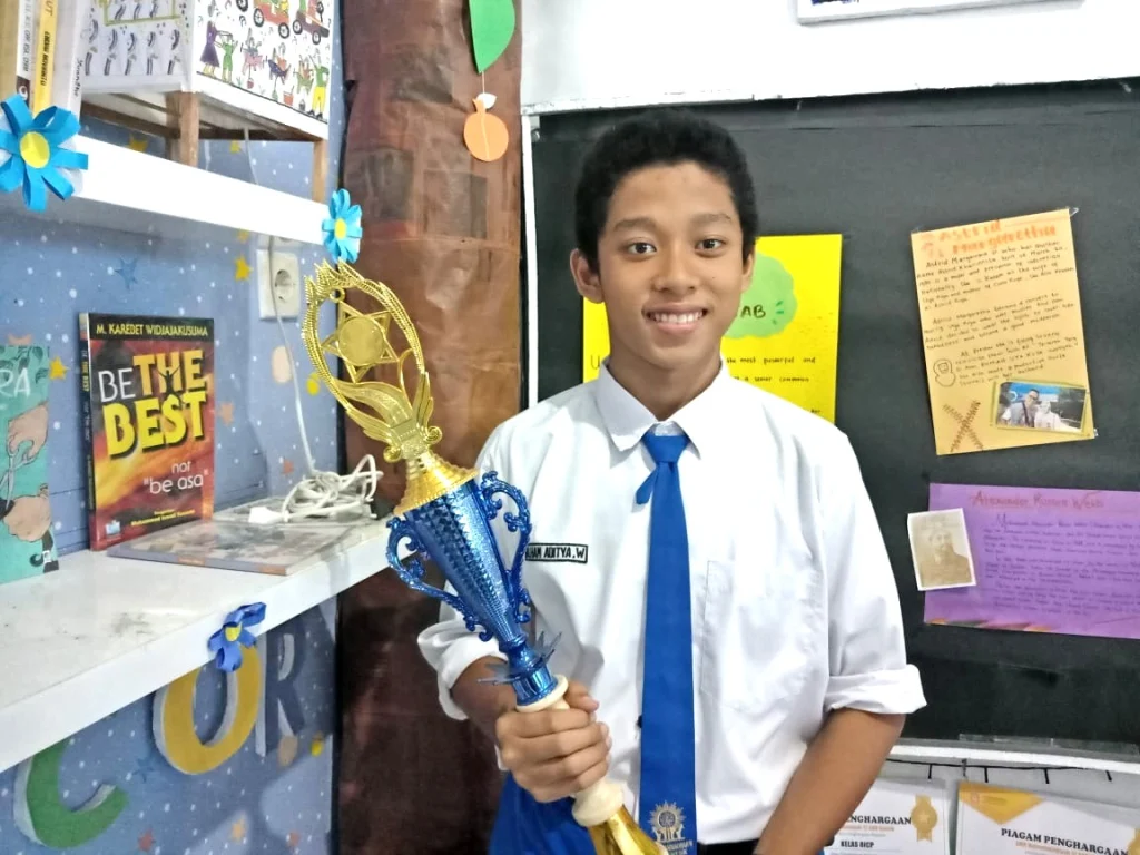 Analisis Berita Viral Antar Siswa Spemdalas Raih Juara