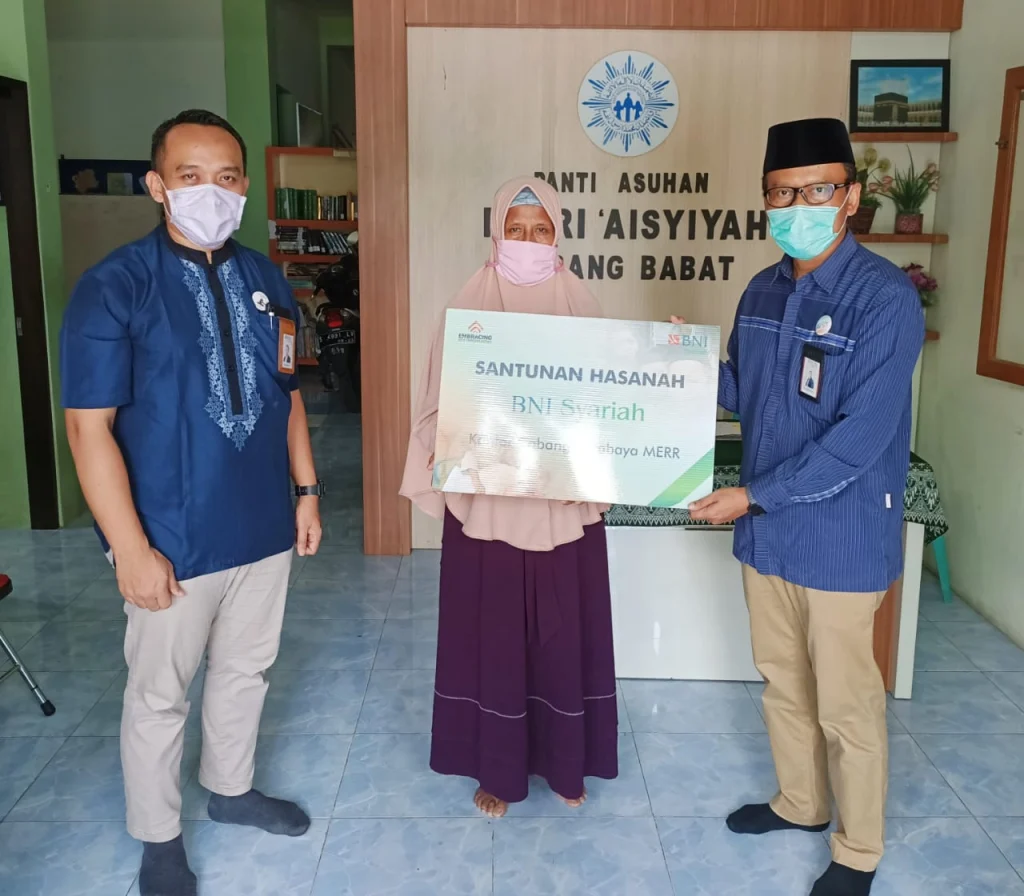Bank Syariah Ini Kunjungi Panti Aisyiyah Babat