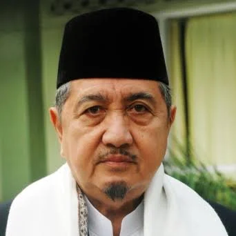 KH Abdullah Syukri Zarkasyi, sang Kiai Penggerak