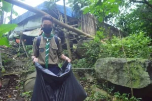 Saat HW UMM Peduli Sampah di Wisata Religi Sumber Nyolo