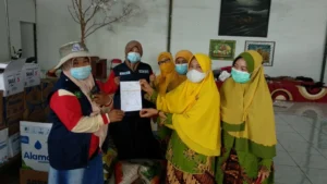 LLHPB Aisyiyah dan Lazismu Jatim Bantu Banjir Probolinggo