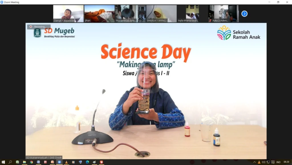 Lampu Lava Ajaib di Science Day SD Mugeb