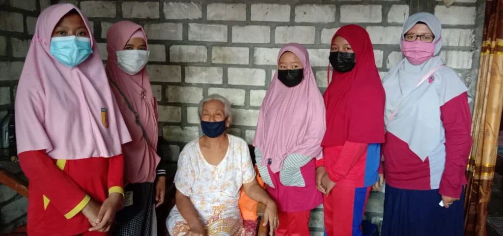 SD Muda Babat Berbagi pada Kaum Dhuafa