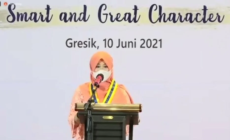 Wisudawan Berprestasi Smamio: Bersyukur Dikelilingi Lingkungan Positif