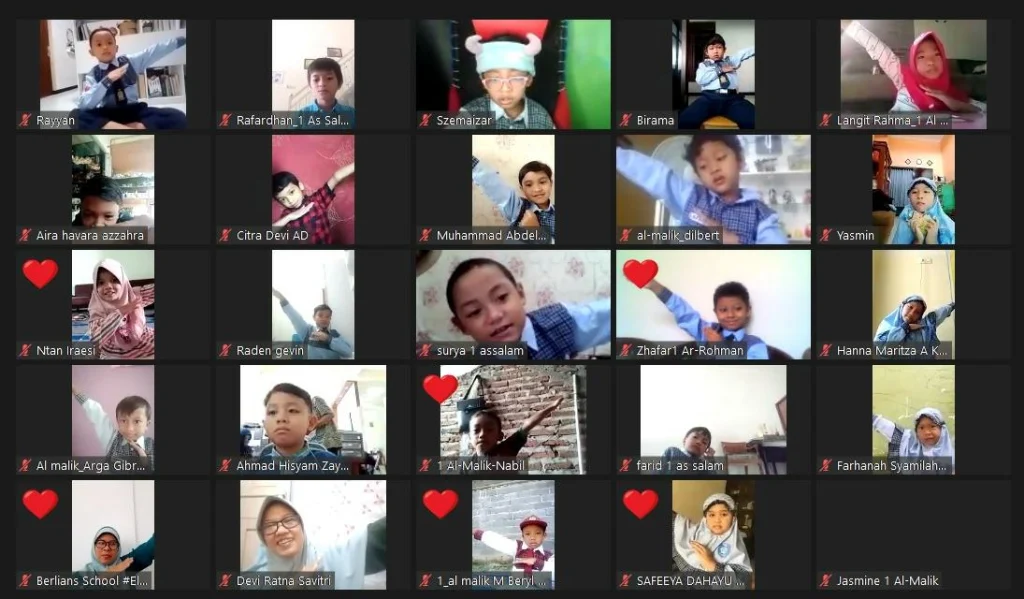 Manis! Momen Kakak Kelas Sambut Siswa Baru