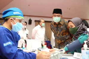 Muhadjir Effendy Sambut Baik Bantuan Vaksin dari AS dan Inggris