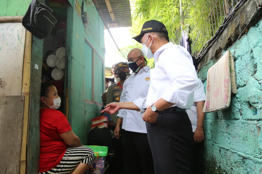 Menko PMK Sidak Bansos ke Kampung Nelayan Jakarta Utara